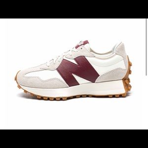 New Balance Classic Lifestyle 327 Sneaker